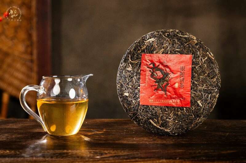 六大茶山银蛇饼茶,灵蛇舞春晖,茶礼兆丰年! brand_alt_mark