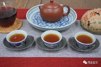 2005年勐海茶厂V93熟沱好喝吗?十年磨一剑,高端收藏型熟茶! 2005年勐海茶厂V93熟沱好喝吗?十年磨一剑,高端收藏型熟茶!