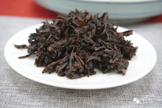 2005年勐海茶厂V93熟沱好喝吗?十年磨一剑,高端收藏型熟茶! 2005年勐海茶厂V93熟沱好喝吗?十年磨一剑,高端收藏型熟茶!