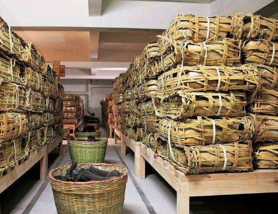 普洱茶要存在哪?怎样整理家庭茶仓?什么容器适合存茶?专业解析 普洱茶要存在哪?怎样整理家庭茶仓?什么容器适合存茶?专业解析