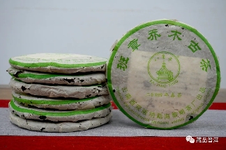 2004年八角亭班章乔木古茶,黎明茶厂出品,俗称“红飞”班章! 2004年八角亭班章乔木古茶,黎明茶厂出品,俗称“红飞”班章!