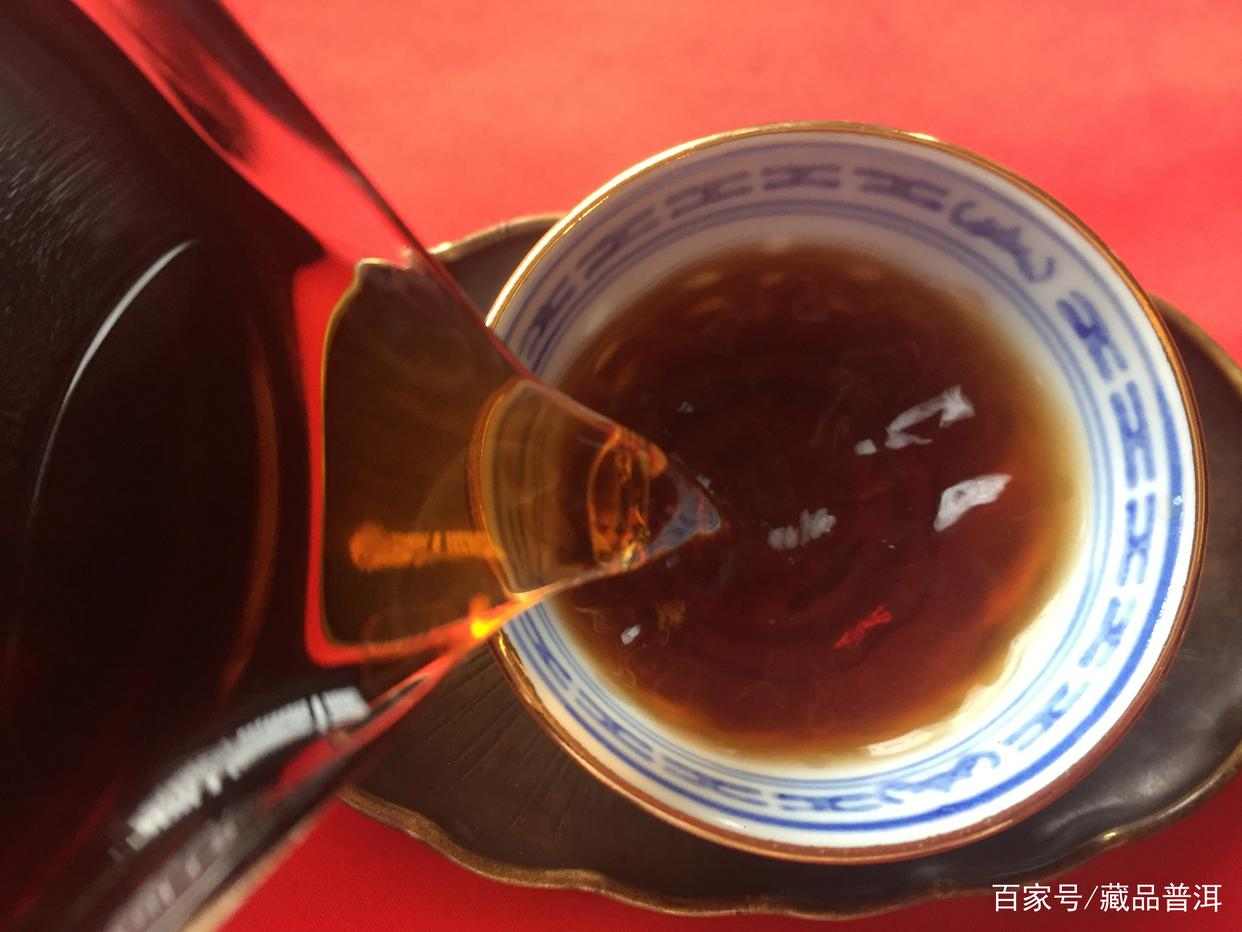 7581熟茶砖对比!06年7581熟茶砖,为何比07年名气大这么多 7581熟茶砖对比!06年7581熟茶砖,为何比07年名气大这么多