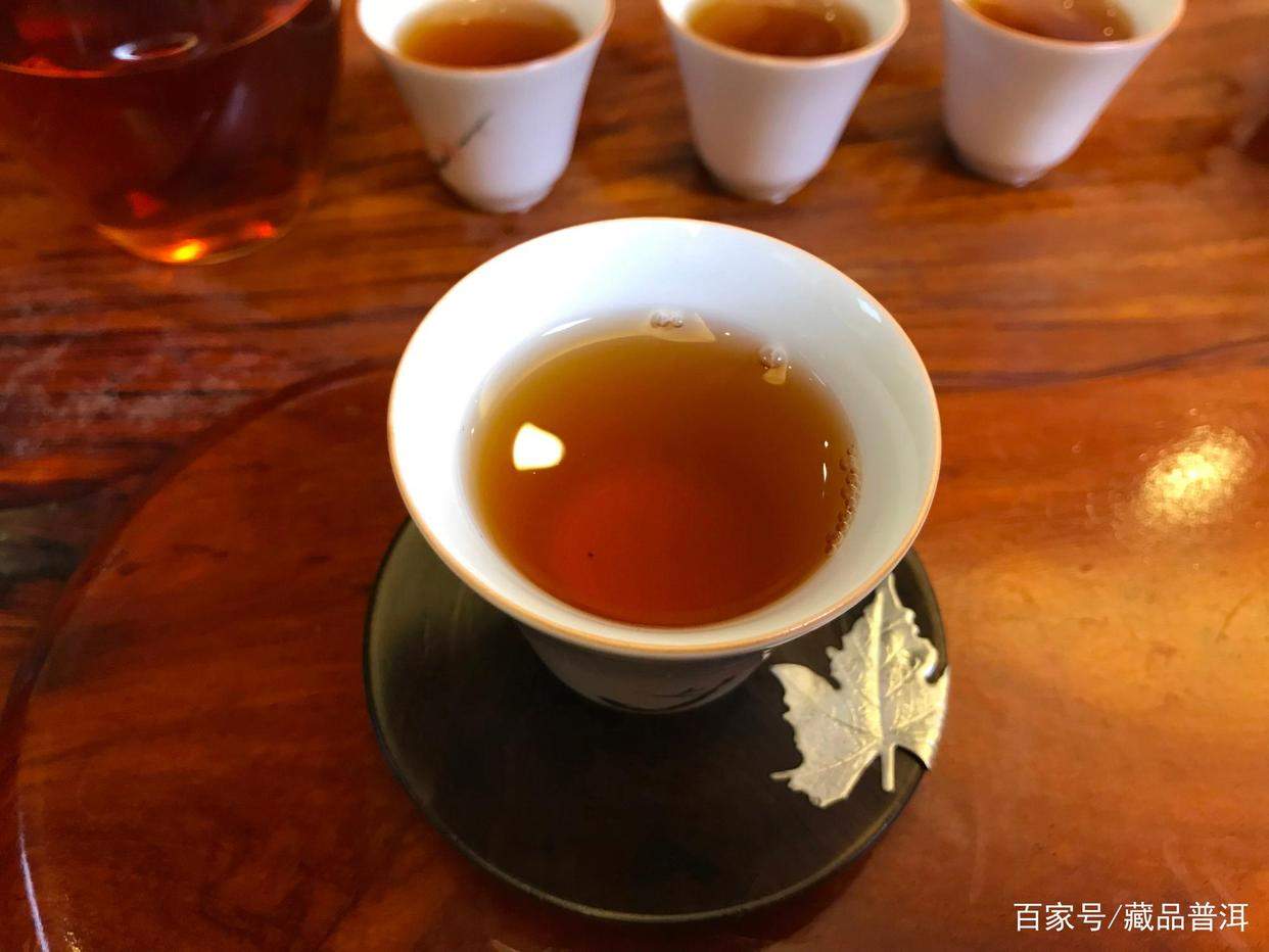 白水清亲制07勐海早春，别名“小88青饼”！今日开汤鉴赏