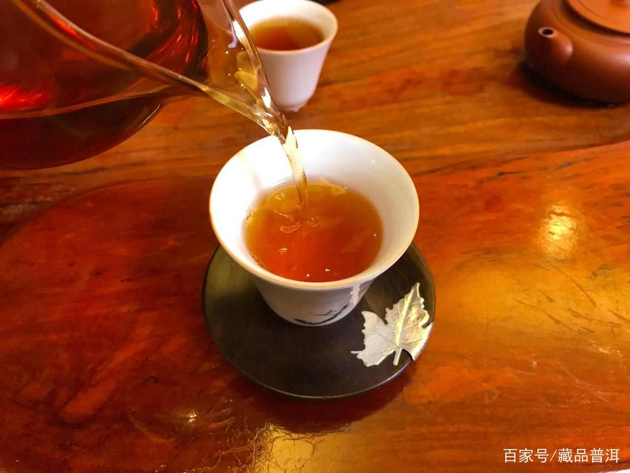 白水清亲制07勐海早春，别名“小88青饼”！今日开汤鉴赏