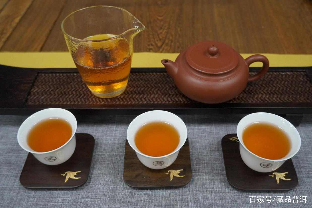 2008年福今珍藏青饼：延续班章珍藏大白菜风格，福今普洱茶生茶！