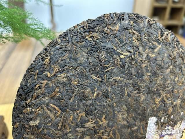 金针白莲熟饼口感评测，辨识度高汤感纯净细腻