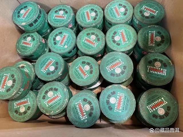 2000年下关绿盒甲沱深度解析，经典老生茶收藏价值