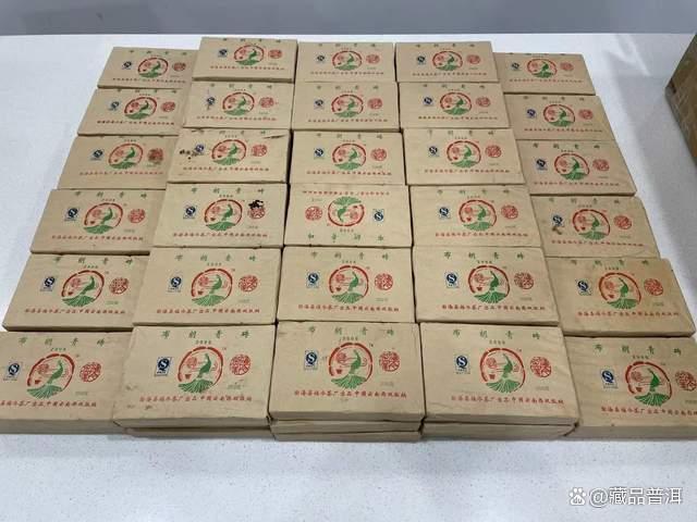 2006年福今布朗青砖深度解析,小规格茶砖的品质传奇 2006年福今布朗青砖深度解析,小规格茶砖的品质传奇