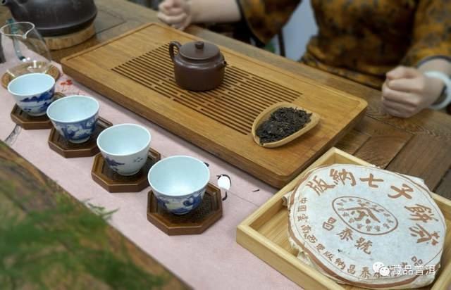 普洱老茶冲泡全攻略：选器投茶醒茶出汤四大技巧