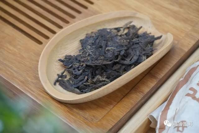 普洱老茶冲泡全攻略：选器投茶醒茶出汤四大技巧