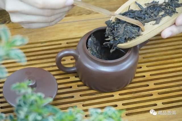 普洱老茶冲泡全攻略：选器投茶醒茶出汤四大技巧