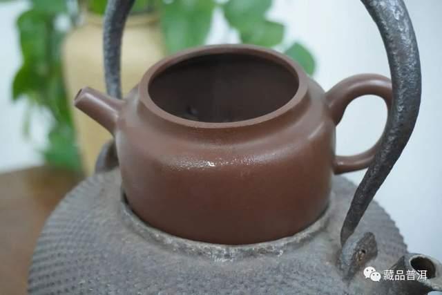 普洱老茶冲泡全攻略：选器投茶醒茶出汤四大技巧