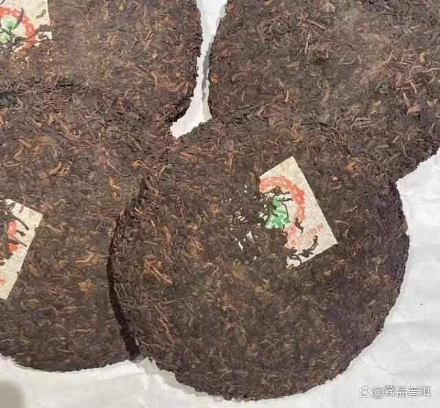 97水蓝印熟饼详解：勐海茶厂经典7572配方老熟茶品鉴