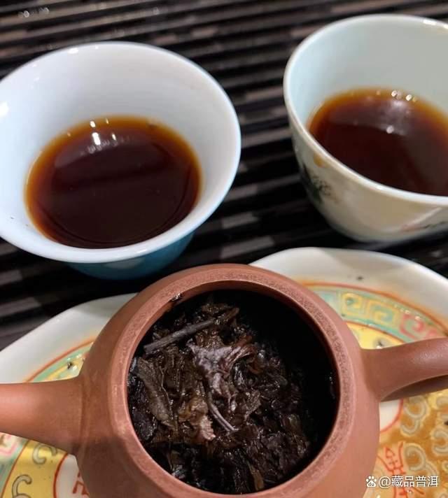 97水蓝印熟饼详解：勐海茶厂经典7572配方老熟茶品鉴