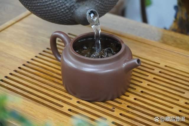 普洱茶醒茶方法详解：新茶老茶熟茶如何正确醒茶提升口感