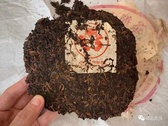 96紫大益普洱茶传奇：第一款大益茶饼的包装特征与品鉴价值