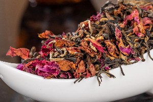 传统窨花茶工艺揭秘，天然花香与茶韵完美融合