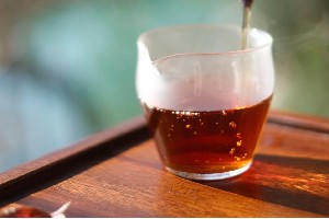 三伏天喝冰饮还是热茶更解暑 夏日降温的科学原理揭秘