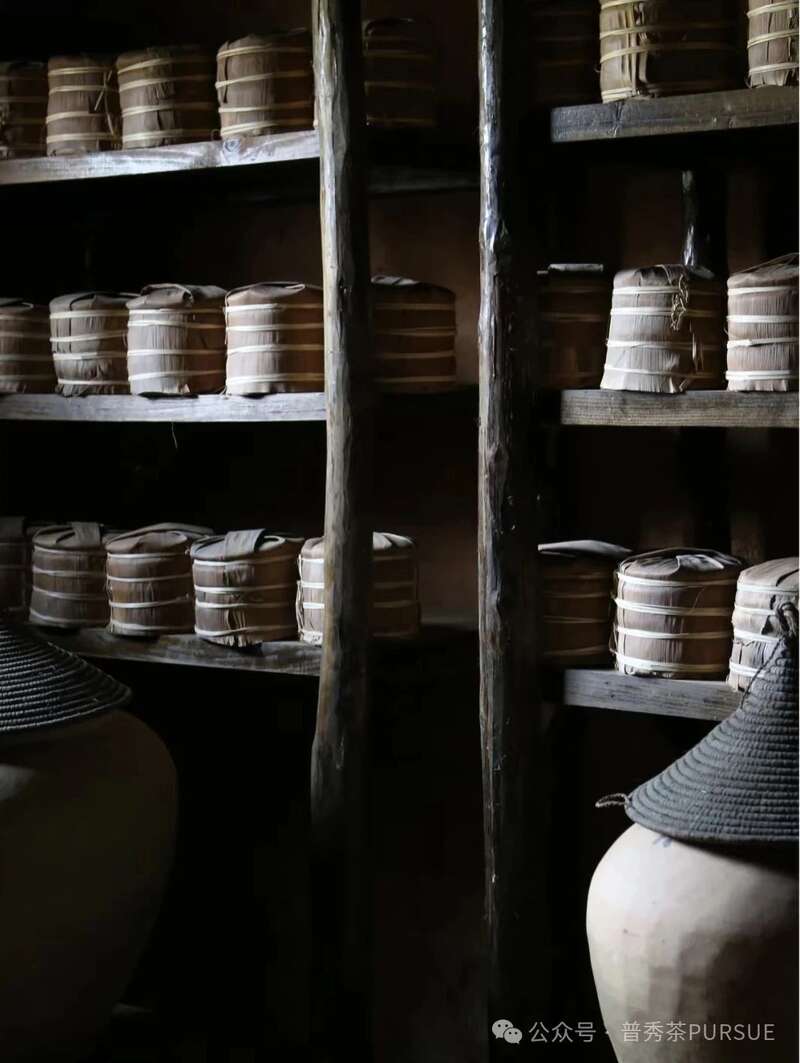 普洱茶新陈转化的科学奥秘:新茶如何蜕变醇香老茶 茶理研究 普洱茶越陈越香的秘密