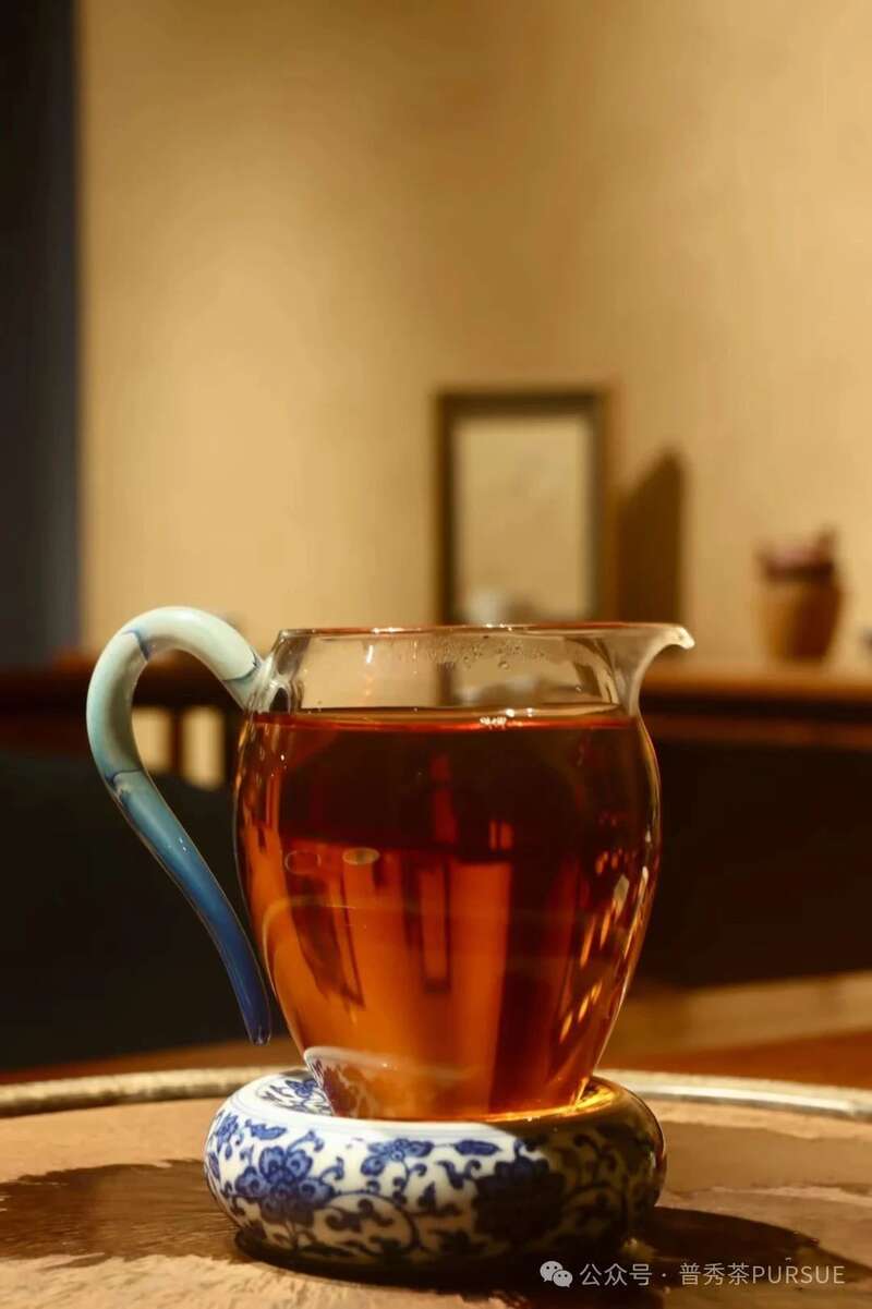 普洱茶新陈转化的科学奥秘:新茶如何蜕变醇香老茶 茶理研究 普洱茶越陈越香的秘密