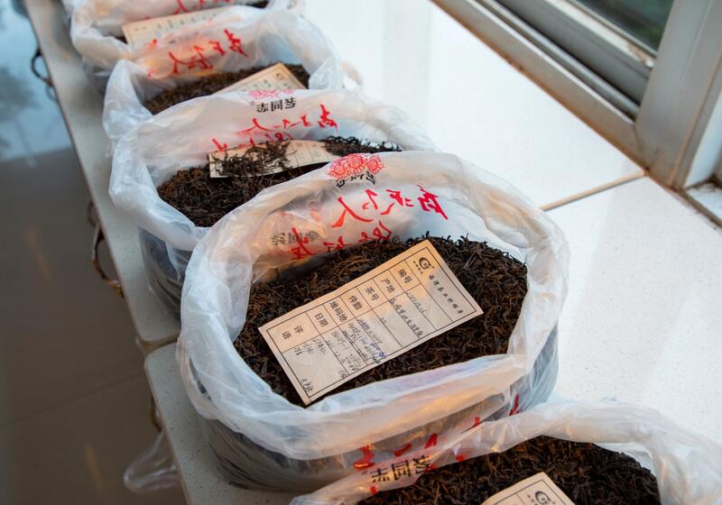 普洱茶纯料与拼配之争:两种美学价值的理性分析 拼配与纯料茶:不是对立而是互补