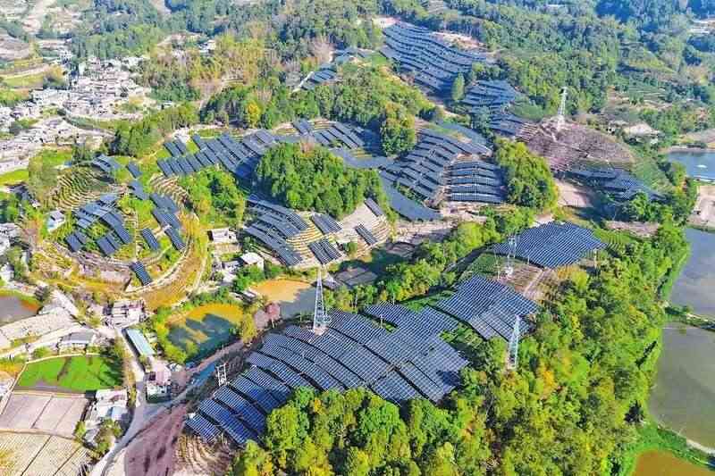 光伏茶园技术发展前景分析:发电与茶叶种植双重收益模式 茶园光伏技术应用研究进展与展望