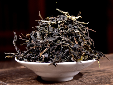 落水洞台地茶的独特魅力:溶洞暗河滋养的易武茶香 易武茶区落水洞的台地茶之谜