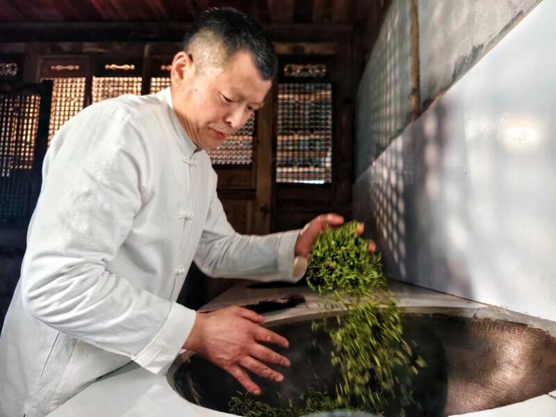 非遗技艺：指尖上的“黄芽密码”