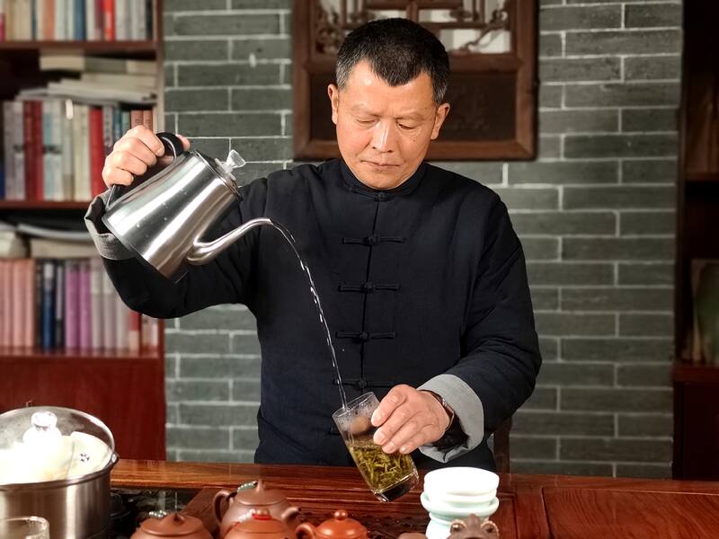 非遗技艺：指尖上的“黄芽密码”