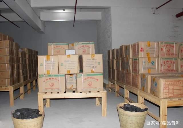 普洱茶为什么要大量存放在茶仓中 秘密原来是这样 普洱茶为什么要大量存放在茶仓中 秘密原来是这样