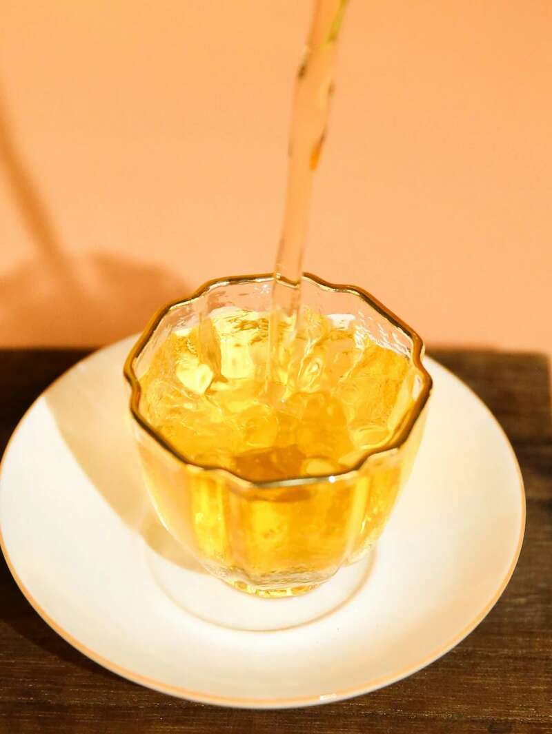 金丝沱茶二十年经典传承,布朗古树料成就茶中传奇 下关金丝沱茶 二十年经典再现,一缕金丝,万重茶香!