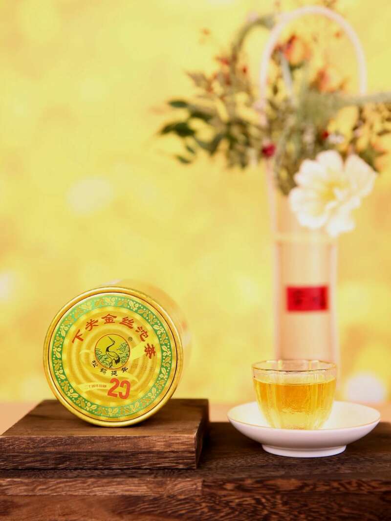 金丝沱茶二十年经典传承,布朗古树料成就茶中传奇 下关金丝沱茶 二十年经典再现,一缕金丝,万重茶香!