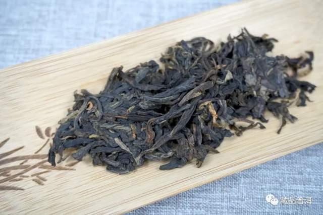 中老期普洱茶整件购买验收指南:5步辨别真伪品质 中老期普洱茶整件购买验收指南:5步辨别真伪品质