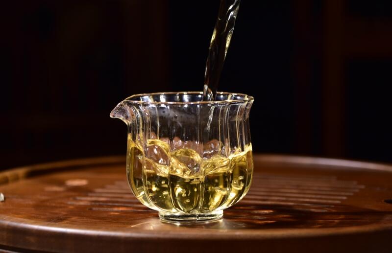 滑竹梁子茶的特点详解:高山古树茶的香气滋味与品质特征 2024年滑竹梁子大树白茶