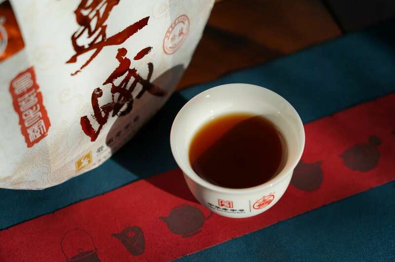 八角亭老曼峨  源自秘境，醇厚臻味