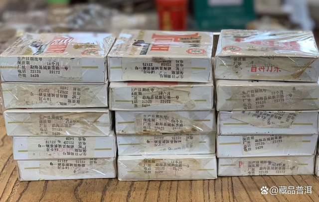 92方砖：从1元多的出厂价到身价过万，一手缔造中期普洱茶神话！