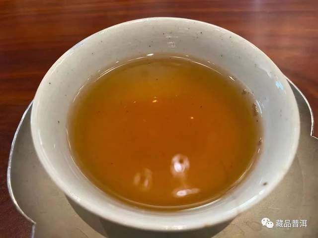 红大益402大叶青饼深度解析,被名字耽误的中期茶精品 红大益402大叶青饼深度解析,被名字耽误的中期茶精品
