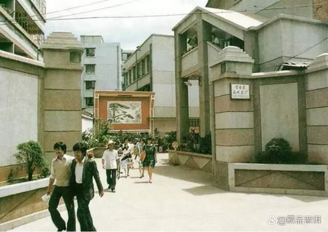 国营昆明茶厂7581熟茶砖发展历程与品质特征解析 国营昆明茶厂7581熟茶砖发展历程与品质特征解析