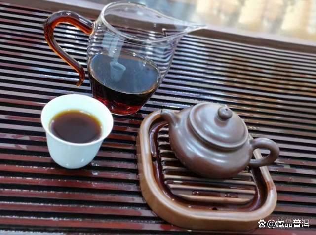 大益首批熟茶砖揭秘：1994年经典款为何被低估？