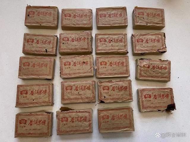 大益首批熟茶砖揭秘：1994年经典款为何被低估？