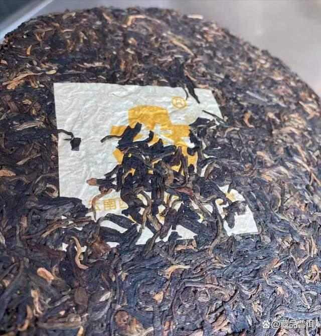 2003年黄大益青饼：勐海茶厂经典普洱茶的独特魅力