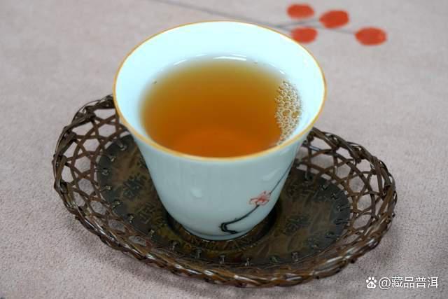 大益金色韵象家族盘点！601批金色韵象66开汤，稀缺的大益中期茶