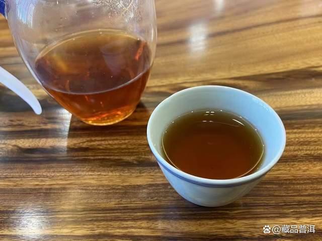 1996年凤牌青饼：薄棉纸，无内票，90年代后期精品老生茶