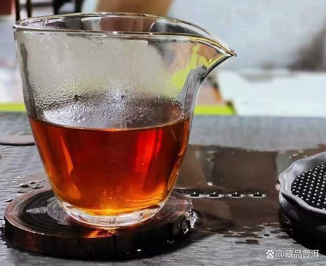99易昌号黄片砖深度品鉴，易武野生茶料的陈年魅力
