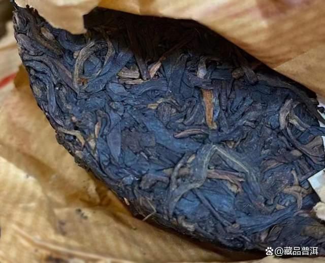 下关2006年宝焰牌小铁饼，延续03年首批风格！堪称中期茶潜力股