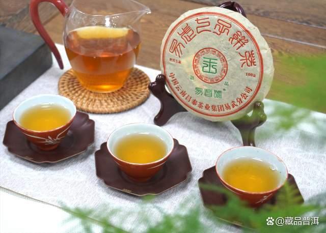 普洱茶泡茶工具选择：盖碗与紫砂壶优劣对比分析