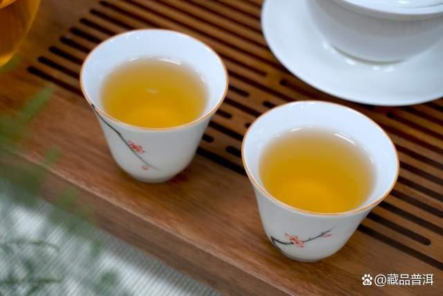 普洱茶泡茶工具选择：盖碗与紫砂壶优劣对比分析