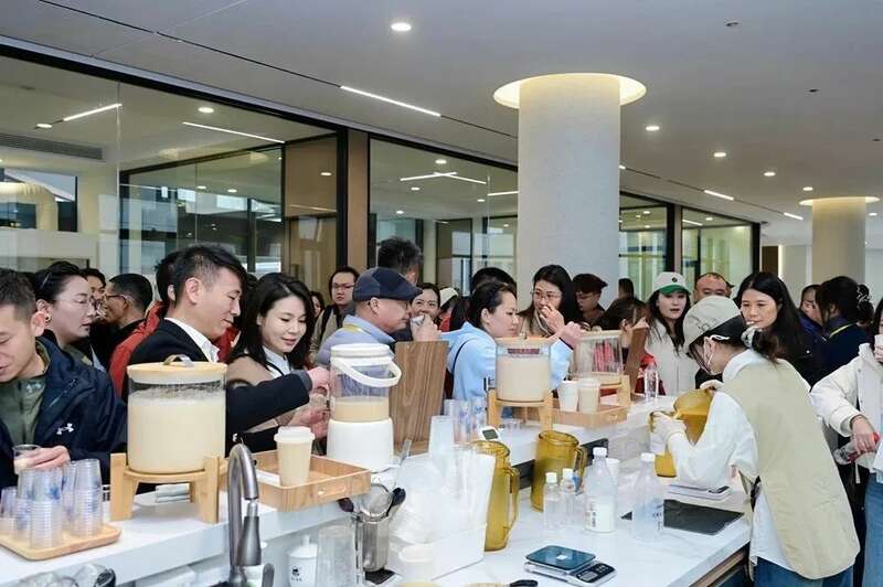 武夷山茶旅融合新茶饮创新赋能茶产业发展 “三茶”统筹2025新茶饮新茶旅推进活动举办