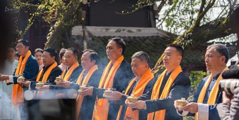 蒙顶山皇茶采制祭祖大典:传承茶祖文化,彰显传统仪式 2025年蒙顶山皇茶采制祭祖大典隆重举行