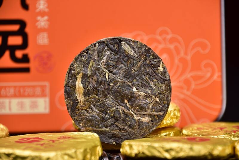 云南大叶种晒青毛茶:陈化佳品,高性价比茶汤香甜回甘 2025年一头大象飘逸小饼
